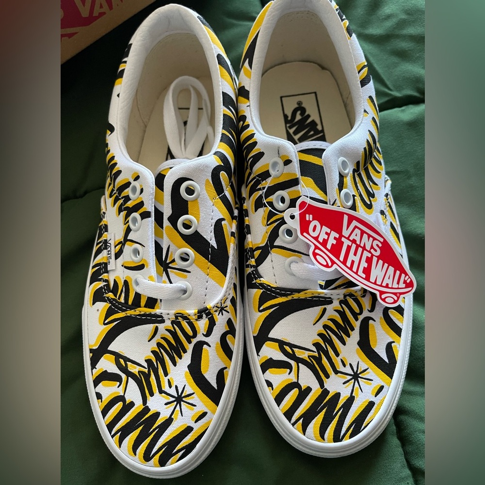 Vans - Picture 2 of 4